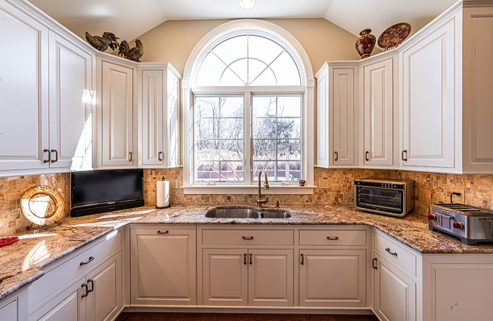 Custom Home Interior by Gavin Construction: Kitchen