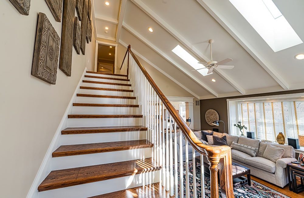 Custom Home Interior by Gavin Construction: Stairway